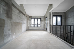 绿城富春玫瑰园 4室2厅3卫 255.00m² 580万