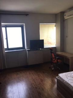 富阳老小区 1室1厅1卫 45m² 1600元/月
