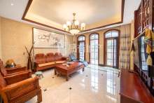 绿城富春玫瑰园 6室3厅5卫 339.05m² 2500万