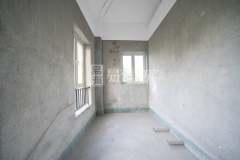 绿城富春玫瑰园 5室2厅4卫 300.55m² 2200万