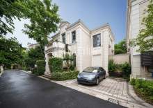 绿城富春玫瑰园 4室2厅4卫 273m² 800万