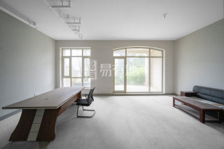 绿城富春玫瑰园 5室3厅5卫 340.76m² 900万