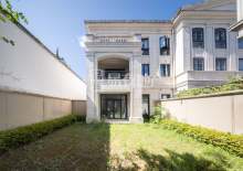 绿城富春玫瑰园 4室2厅3卫 223m² 750万