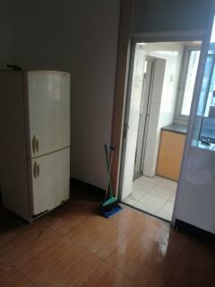 富阳老小区 2室1厅1卫 60m² 1800元/月