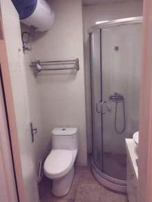 大润发 1室1卫 34m² 1500元/月