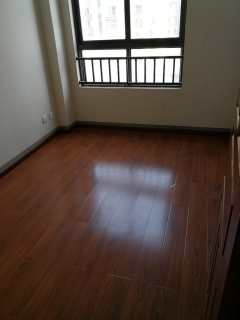 富阳老小区 3室2厅2卫 122.00m² 1600元/月