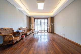 银湖花苑 3室2厅2卫 122.82m² 168万