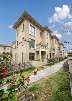 云水山居（别墅） 4室2厅4卫 234m² 430万