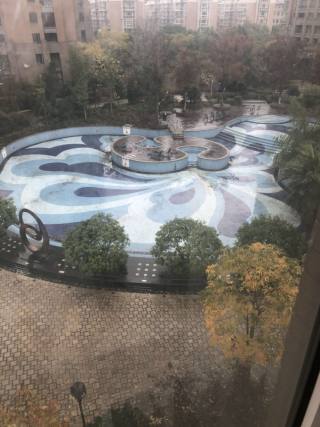 复城国际 4室2厅2卫 180m² 420万