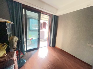金汇首府 4室2厅2卫 130.06m² 235万