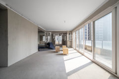 野风秋雅 4室2厅2卫 125m² 220万