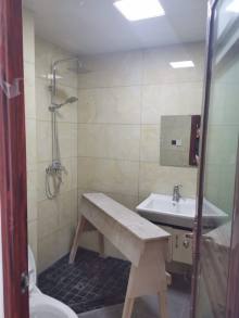 金汇首府 3室2厅2卫 88.89m² 3000元/月