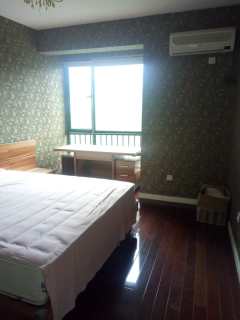 华庭云顶 3室2厅2卫 128m² 240万
