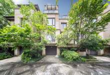 逸城别墅 4室2厅4卫 212.00m² 445万