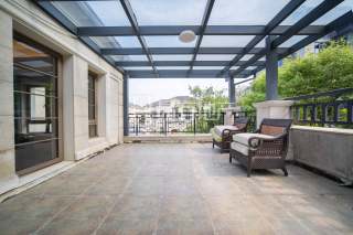 绿城富春玫瑰园 4室2厅4卫 262.52m² 1200万