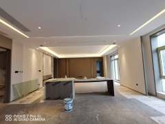 富春玫瑰园 6室2厅6卫 302m² 1300万