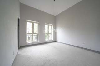 绿城富春玫瑰园 5室2厅4卫 407.00m² 2010万