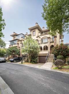 云水山居(别墅) 4室2厅3卫 235.14m² 550万