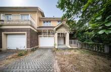 绿城七里香溪 5室3厅4卫 249.00m² 800万