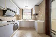 清源上林湖(别墅) 4室3厅3卫 206.92m² 500万