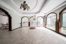 万安秀水山庄 4室2厅3卫 385.43m² 1200万