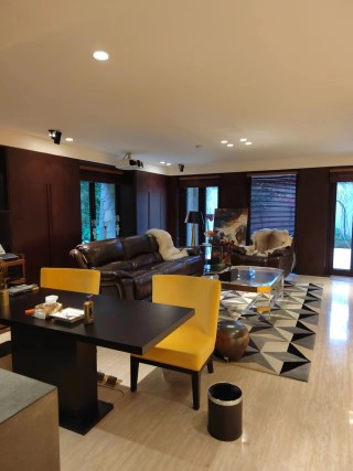 悦山礼苑 4室3厅5卫 285.78m² 2200万