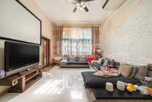 秀水山庄 4室2厅3卫 266.38m² 830万