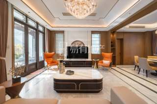 绿城富春玫瑰园 4室2厅5卫 288.07m² 1380万