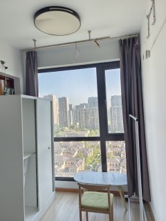 金汇之星 4室2厅2卫 117.16m² 3000元/月