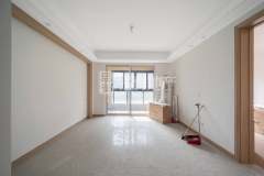 中天富春诚品二期 3室2厅2卫 105.00m² 158万