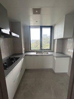 云畔桂语映月里 3室2厅2卫 126.36m² 300万