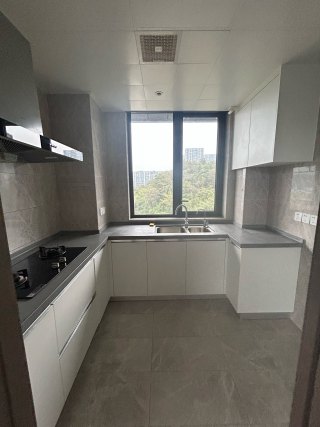 云畔桂语映月里 3室2厅2卫 126.36m² 300万