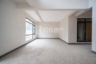 万科玖望(别墅) 4室2厅3卫 180.00m² 468万