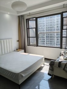 秦忆荣府北区 3室2厅2卫 124.00m² 2300元/月