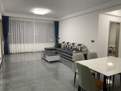 秦忆荣府北区 3室2厅3卫 110.00m² 2400元/月