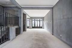 绿城富春玫瑰园 4室2厅4卫 196.00m² 620万