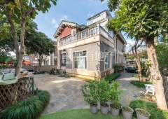 秀水山庄 4室2厅3卫 266.38m² 650万