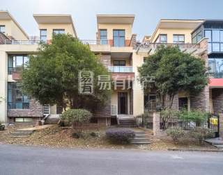 三江鸣翠蓝湾(别墅) 4室2厅3卫 212.58m² 450万