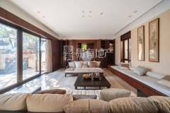 悦山礼苑 4室3厅4卫 280.00m² 1800万