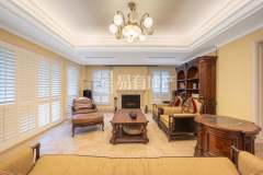 金都富春山居(别墅) 5室2厅3卫 366.00m² 2200万