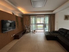 阳光里 3室2厅2卫 127.80m² 2500元/月