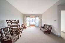 复城国际 4室2厅2卫 143.00m² 215万