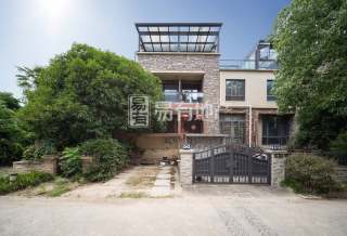 逸城别墅 5室2厅2卫 242.00m² 598万