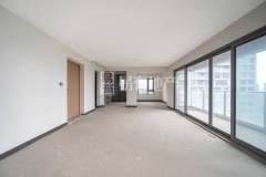 融创微风之城(公寓住宅) 4室2厅2卫 135.36m² 145万