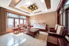 九龙一号 4室2厅4卫 330.00m² 8300元/月