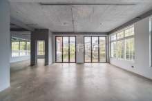 金苑山庄 5室2厅3卫 365.00m² 2500万