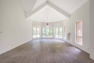 绿城七里香溪 4室2厅3卫 386.82m² 2300万