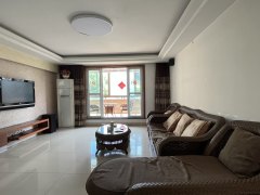 阳光里 4室1厅2卫 134.00m² 2500元/月