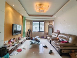 容大五环城市花园 3室2厅2卫 120.00m² 2300元/月