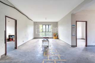 梓树花苑(公寓住宅) 4室2厅2卫 150.00m² 2000元/月